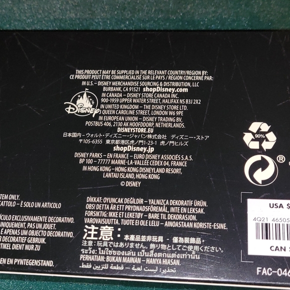 Disney Halloween Hocus Pocus Collectible Key Set New with Box - Picture 3 of 4